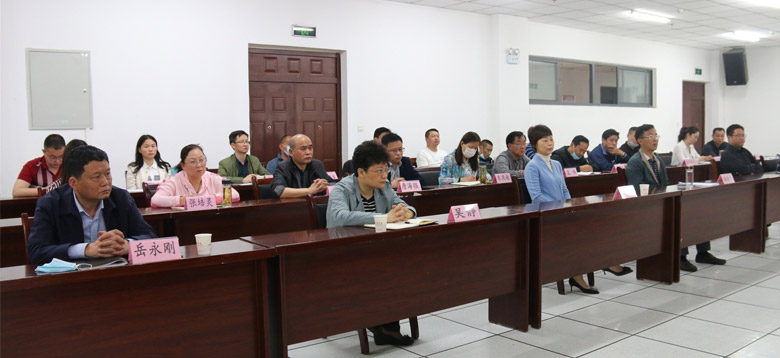 阜阳市委组织部副部长韩芳到我院宣布新任党委书记到任