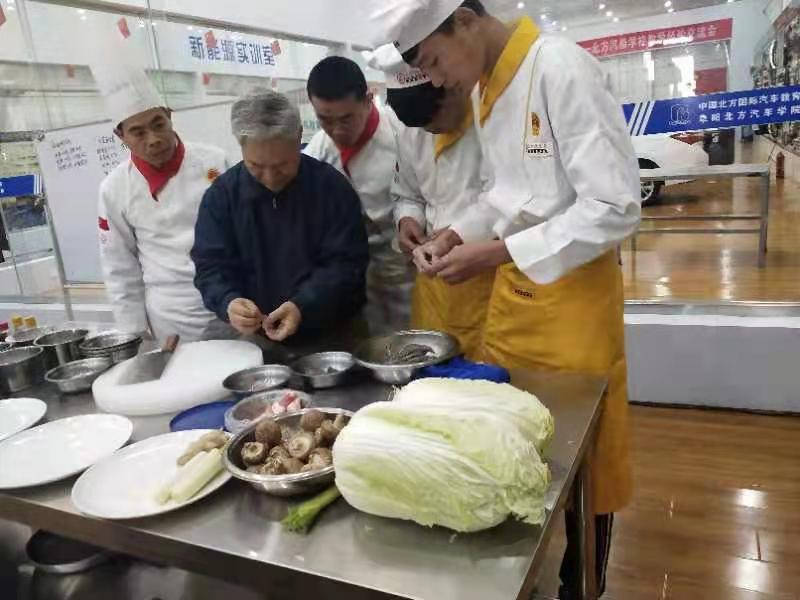 大师进校园|热烈欢迎北方钓鱼台御厨国宴大师孙永河莅临阜阳技师学院授课指导！
