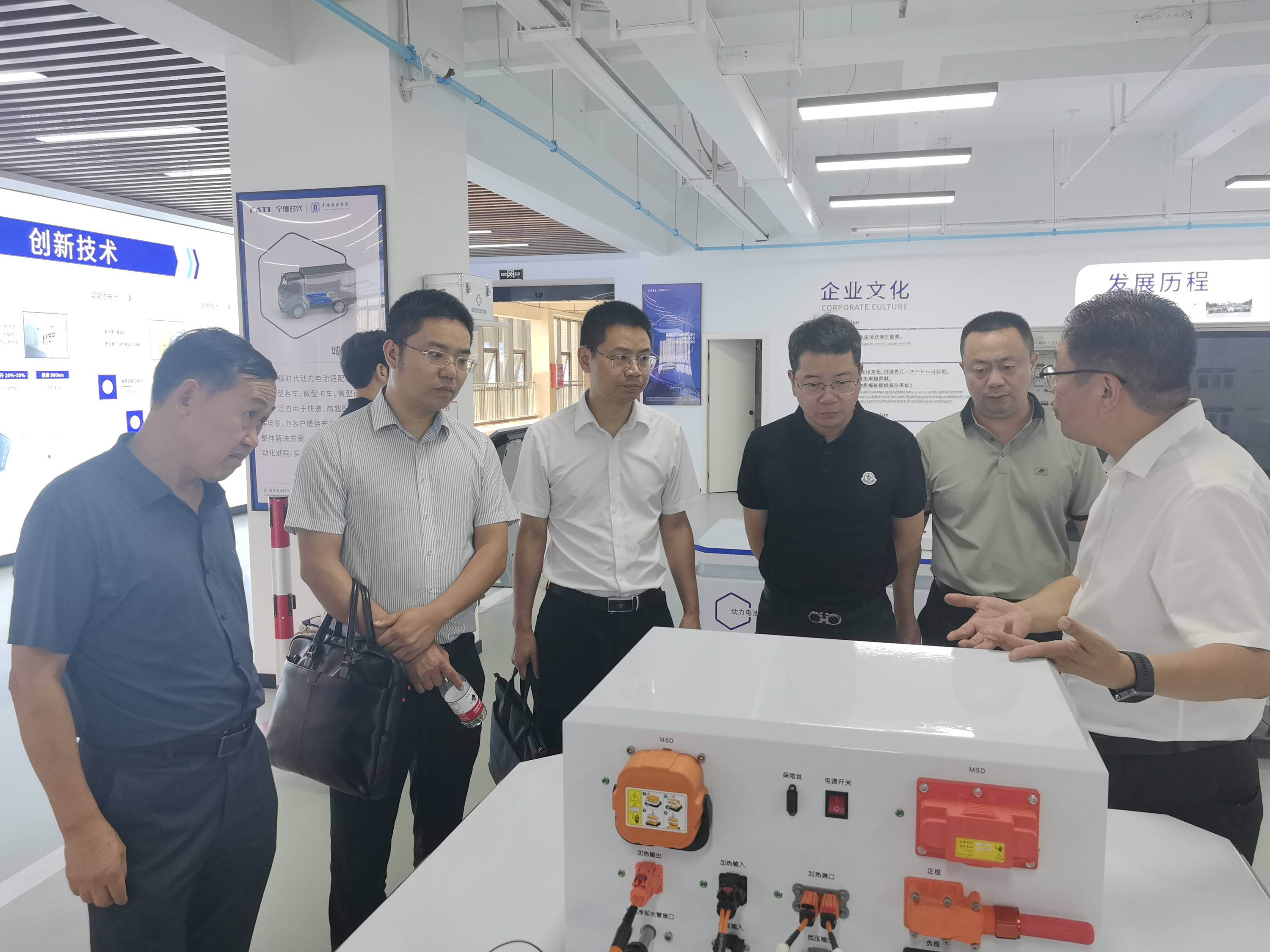江西省人社厅调研组一行到阜阳技师学院调研